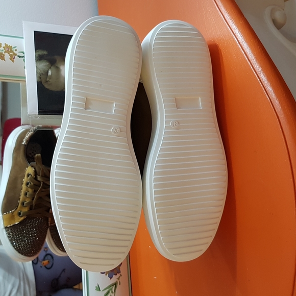 NEW Vince Camuto Leather & Suede Bling Rhinestone Multi-toned Sneakers - Picture 9 of 17